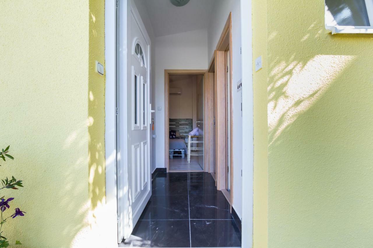 Apartment Marija Petrcane Esterno foto